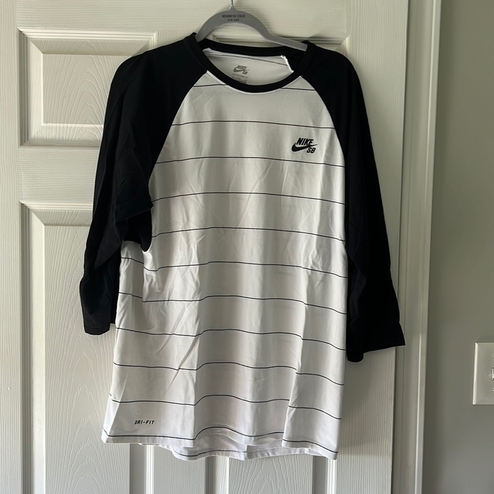Men’s XL Nike SB Quarter Sleeve shirt